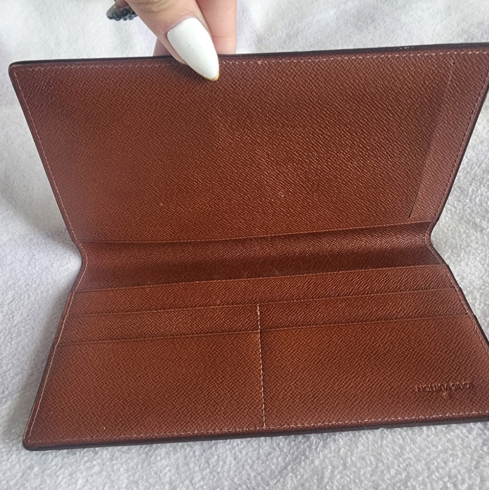 Authentic Louis Vuitton Monogram bi fold wallet - Picture 11 of 12
